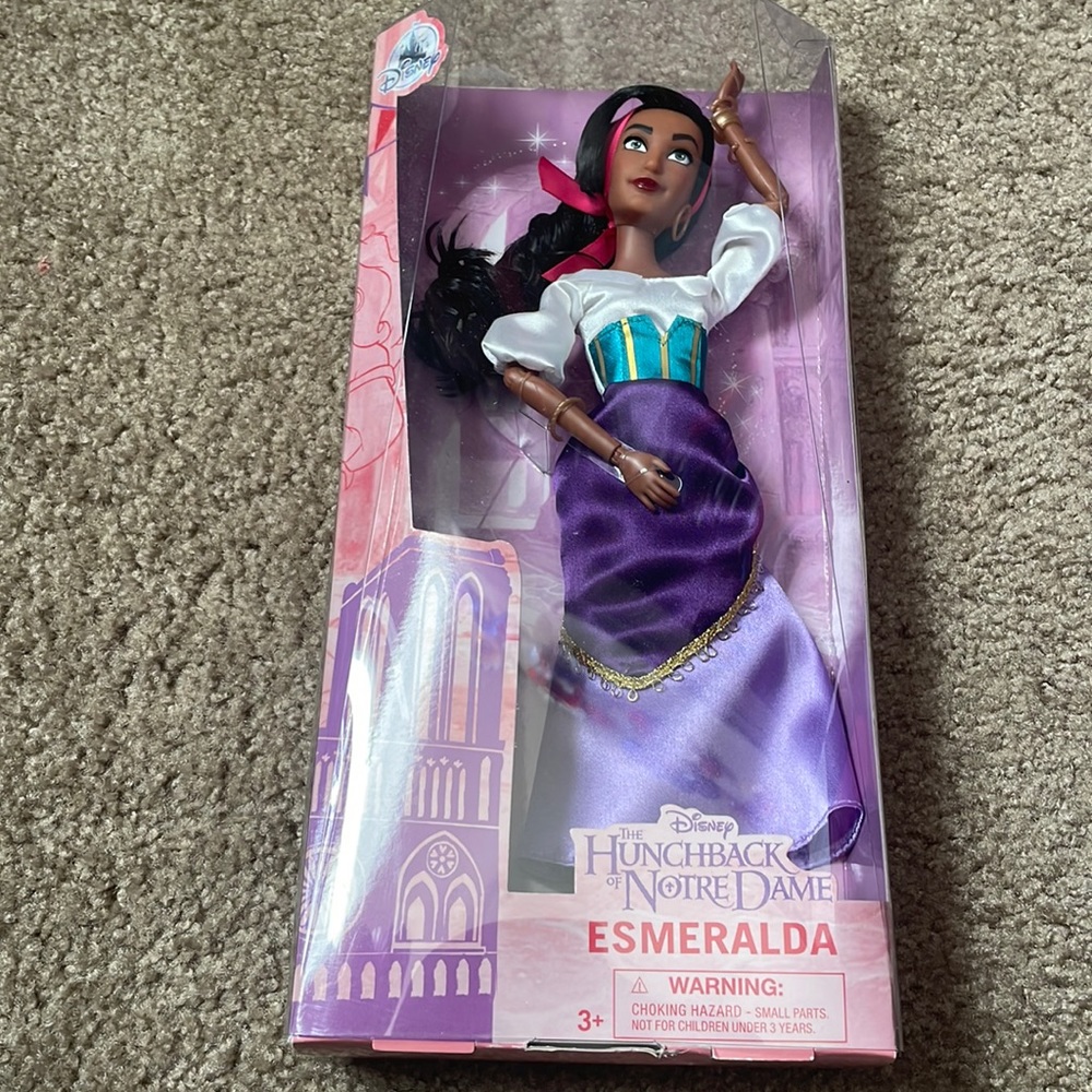Esmeralda doll
